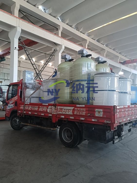 發(fā)貨蘇州邁為項目的全自動軟水裝置，全自動加藥裝置和自清洗過濾器！